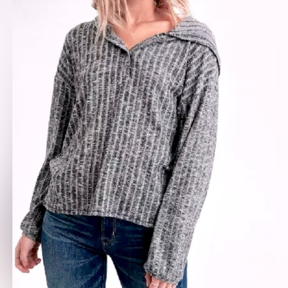 American Eagle Outfitters Tops - American Eagle Soft & Sexy Plush Henley Hoodie